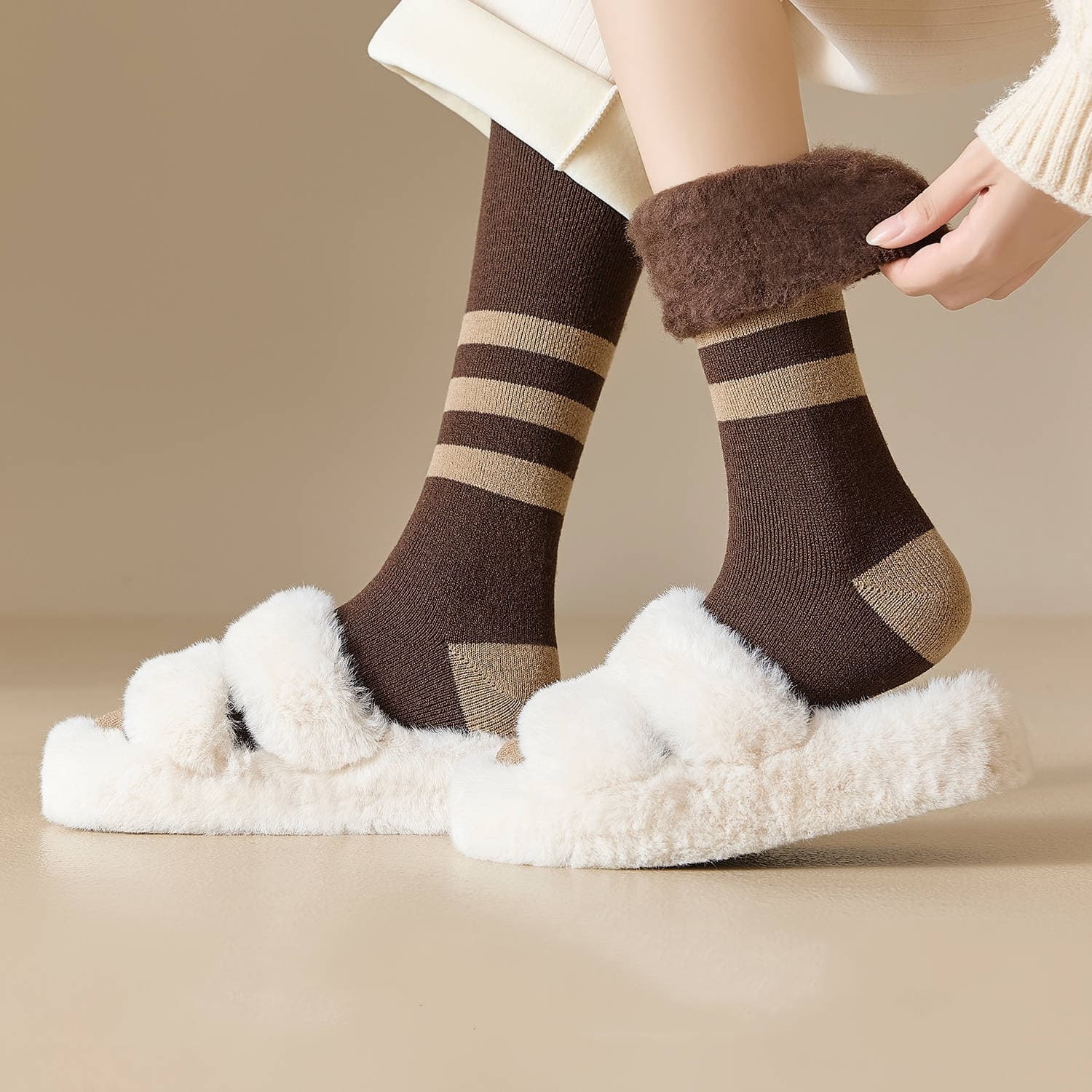 High quality women's wool thermal socks are suitable for different situations, you can wear them as winter socks, thermal socks, hiking socks, office socks, school socks, home socks, work socks, crew socks, rag socks, heavy duty socks, Boots and socks for all occasions.